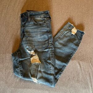Distressed High Rise Jeans